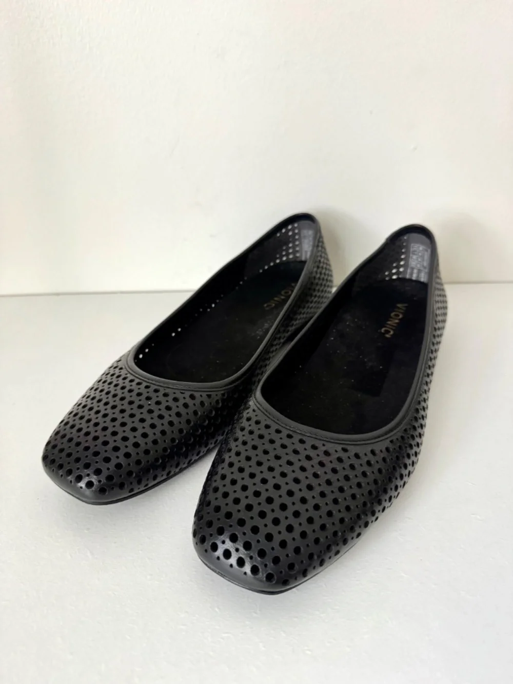 Vionic Orinda Perf Black Leather Perforated Ballet Flats Square Toe Comfort 9.5
